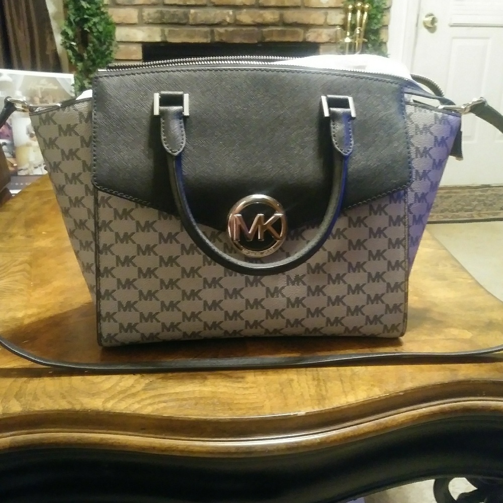 Micheal Kors Blk/Blk Large Satchel